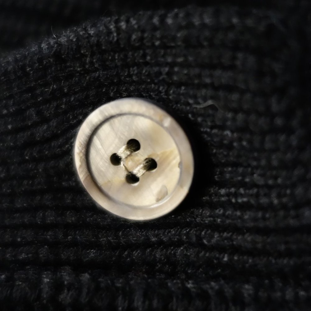 Yoon Sweater - Picture 3 of 10
